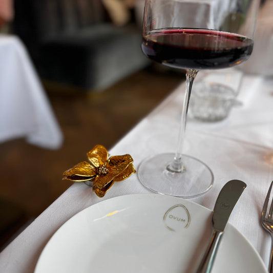 Luxe Tassenhanger Bloem | Tiger Eye stone - 24k bladgoud