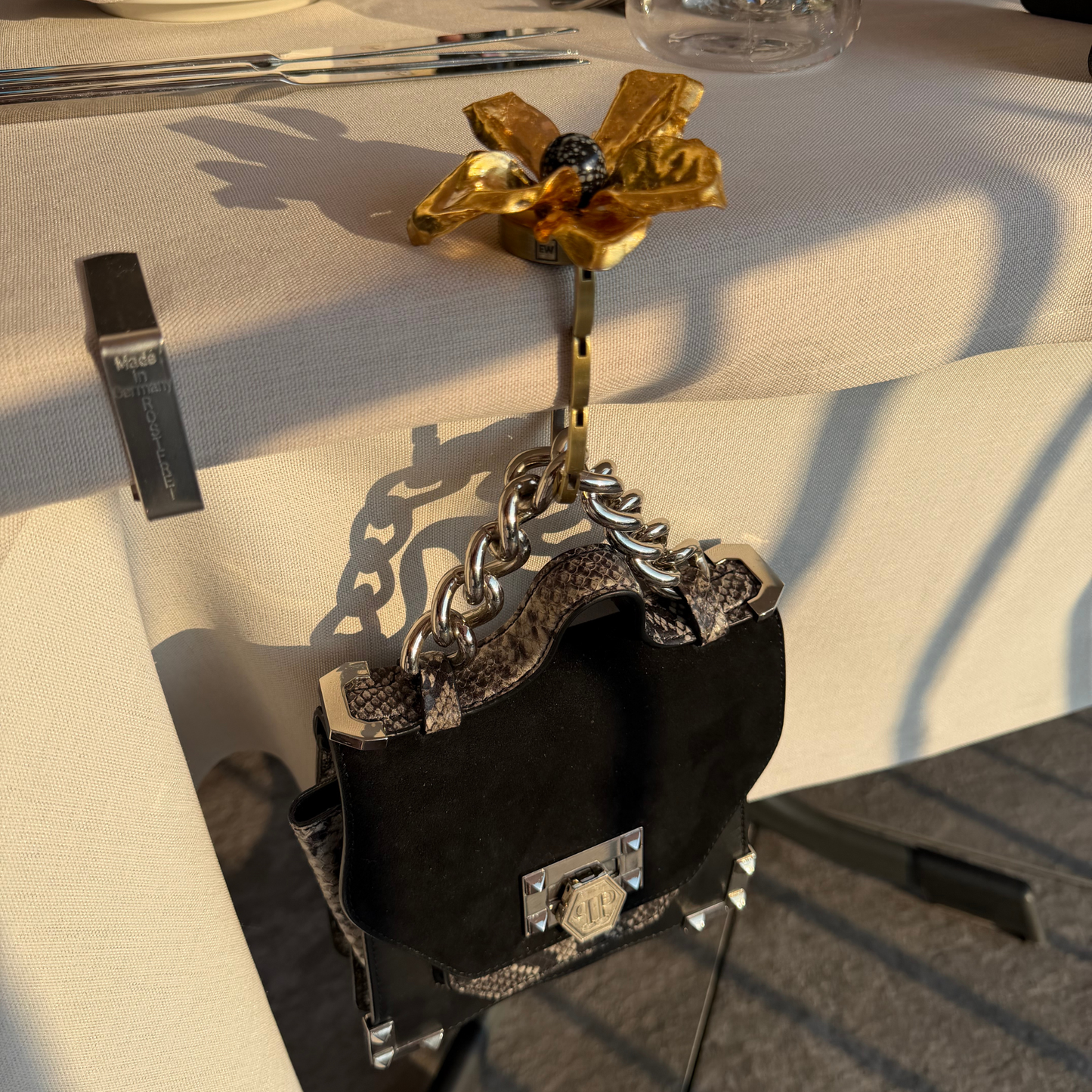Luxury Bag Hanger Flower | Vintage Pearl - 24k gold leaf