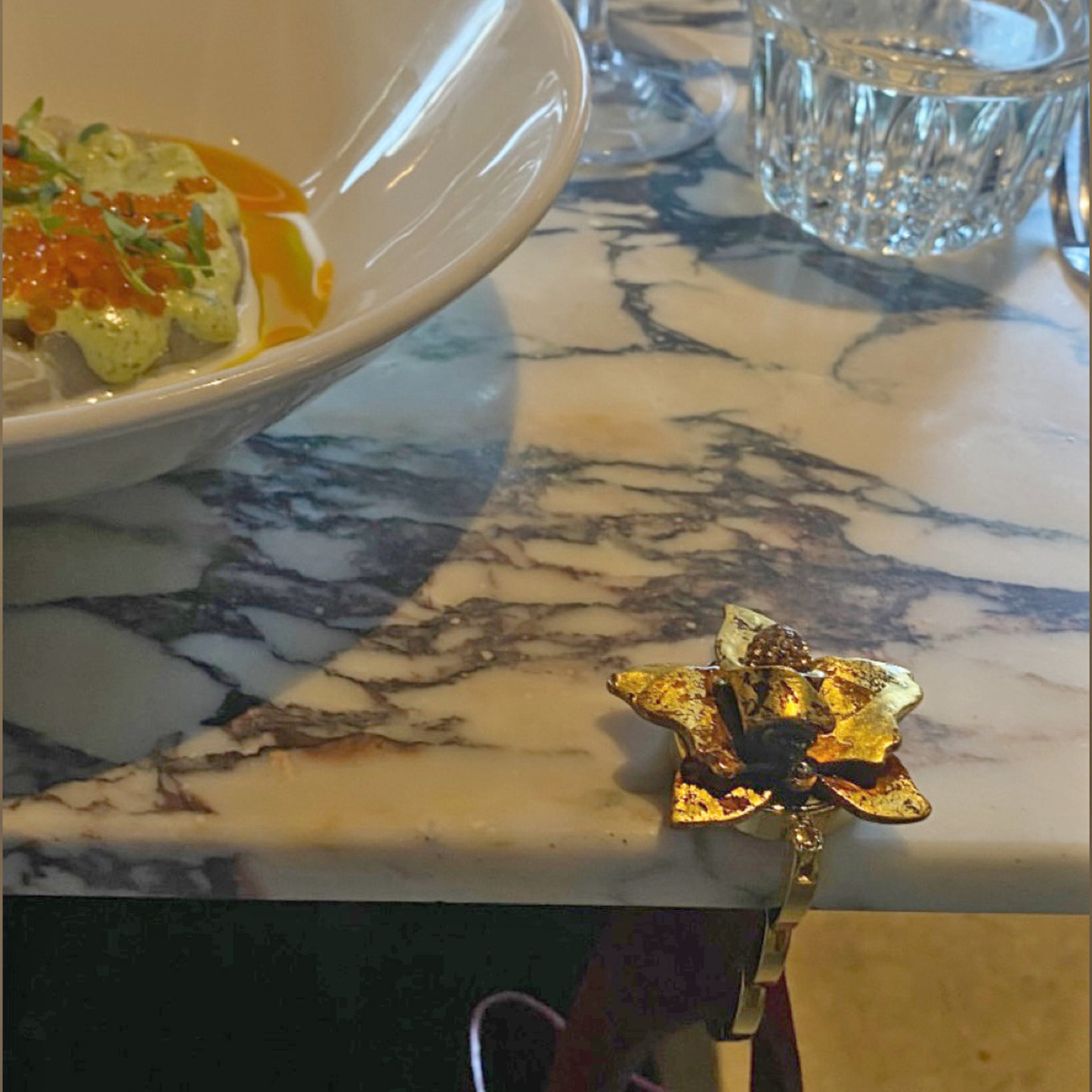 Luxe Tashanger Lelie Nocturne 24K