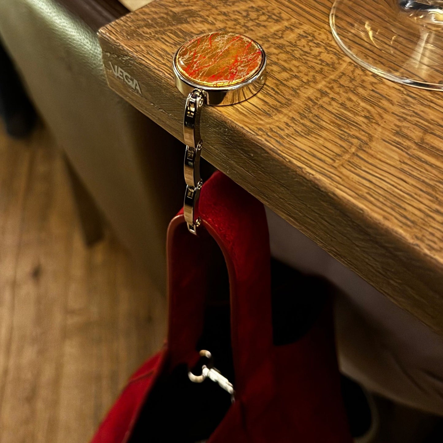 Luxe Tashanger Marmer rood/silver 24K