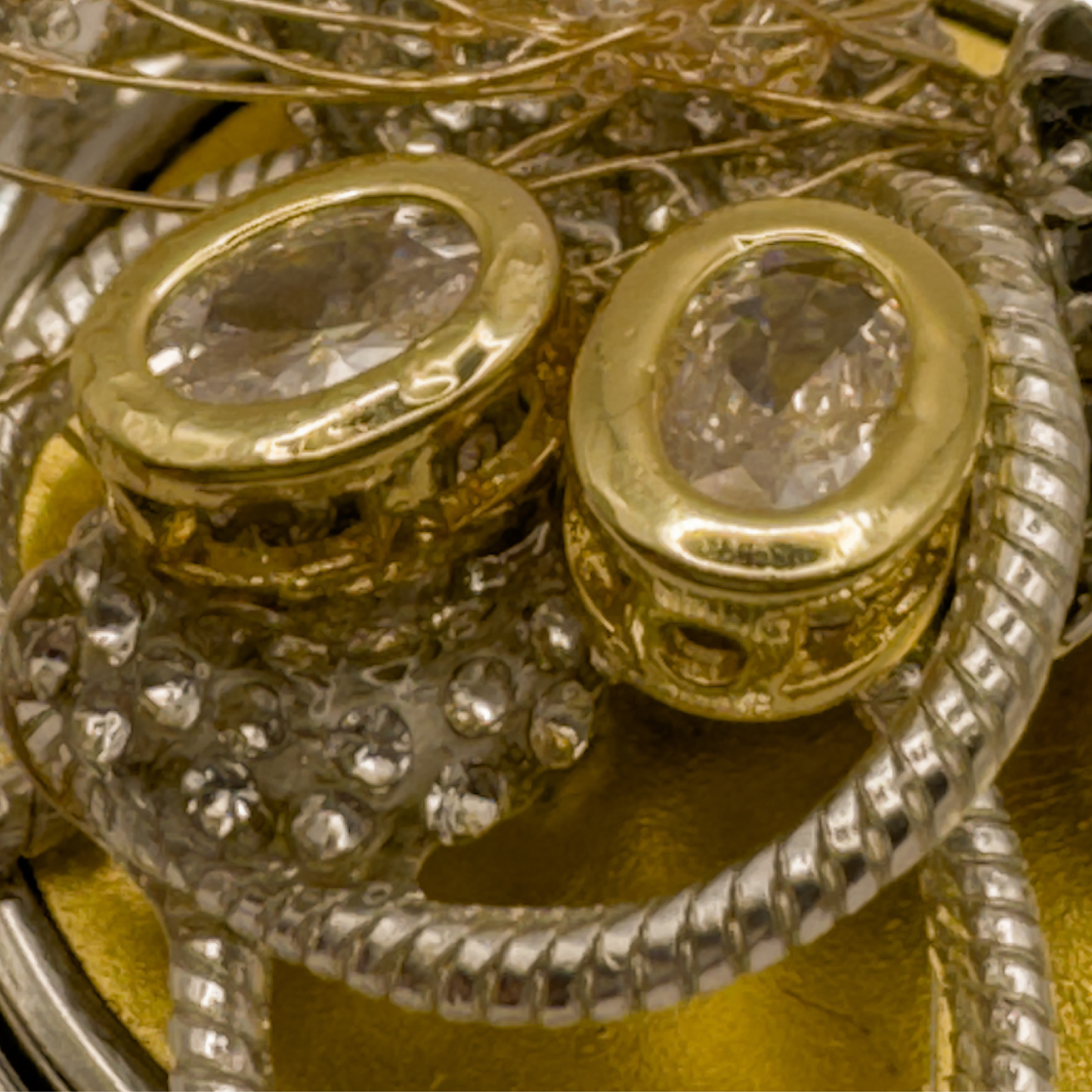 Luxe Tashanger Twisted Gold 24K