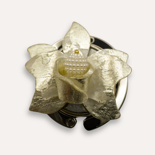 Luxe Tashanger Lelie Nocturne – 18K Witgoud